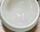 コラリッチ EX ブライトニングリフトジェルの中身（白くなめらかなジェルの質感）