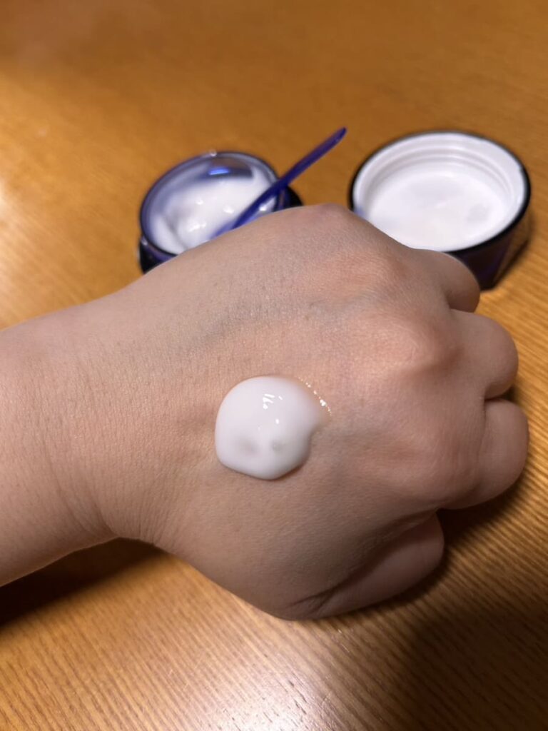 SEACオールインワンジェルのテクスチャと伸びのイメージ